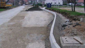 Asfaltiranje ceste Rad u niskogradnji